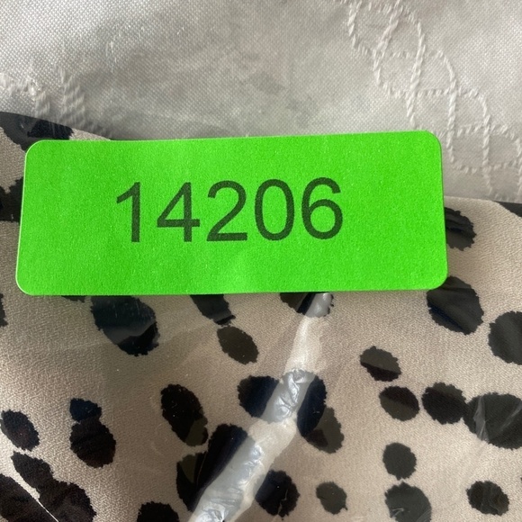 RW & Co. Women's Sleeveless Lined‎ Black Spatter Pattern Satin Blouse Size XL - Picture 10 of 10